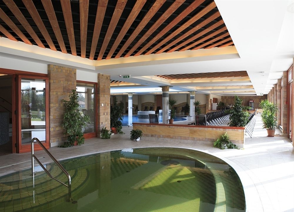 Aquarell Hotel Cegléd Exterior foto